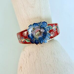 Floral cloisonné clamper